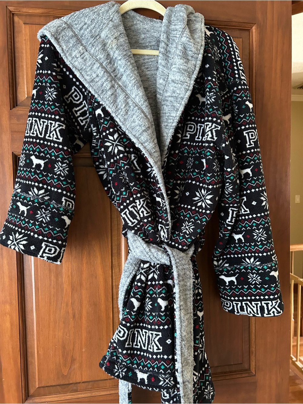 PINK Victoria's Secret Black Sherpa-Reversible Robe
